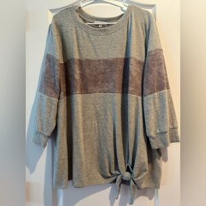 Nine Britton Gray and Tan Knit Top